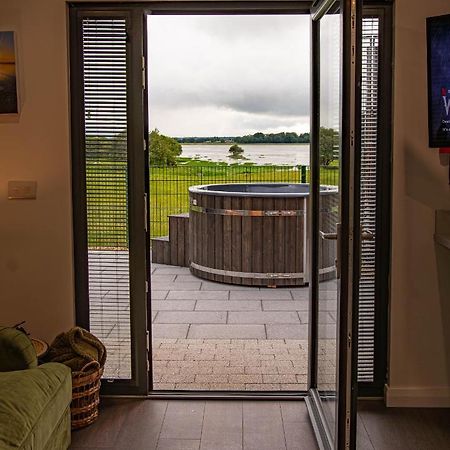 Готель Lough Beg Glamping Newferry Екстер'єр фото