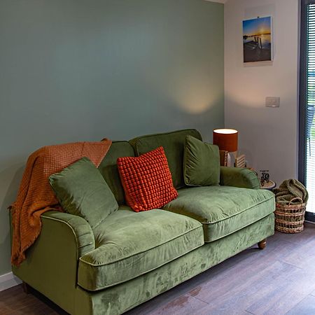 Готель Lough Beg Glamping Newferry Екстер'єр фото