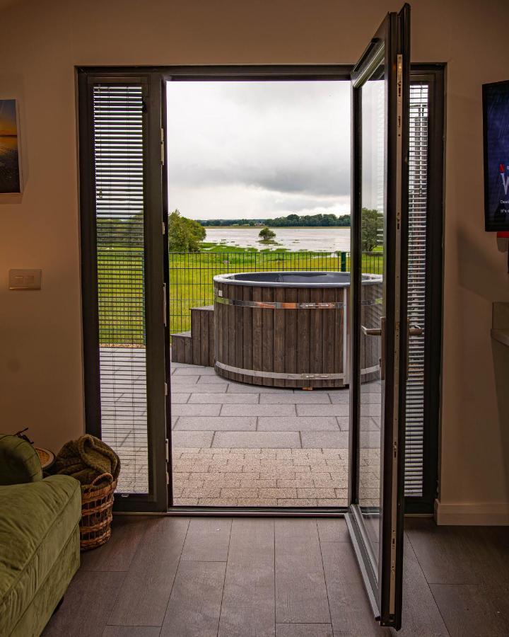 Готель Lough Beg Glamping Newferry Екстер'єр фото