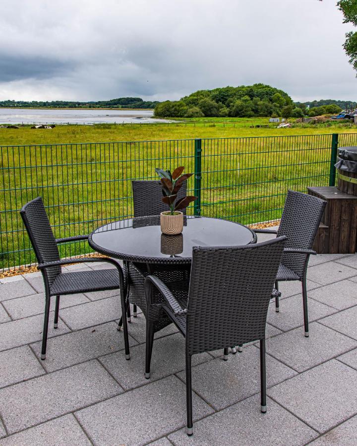 Готель Lough Beg Glamping Newferry Екстер'єр фото